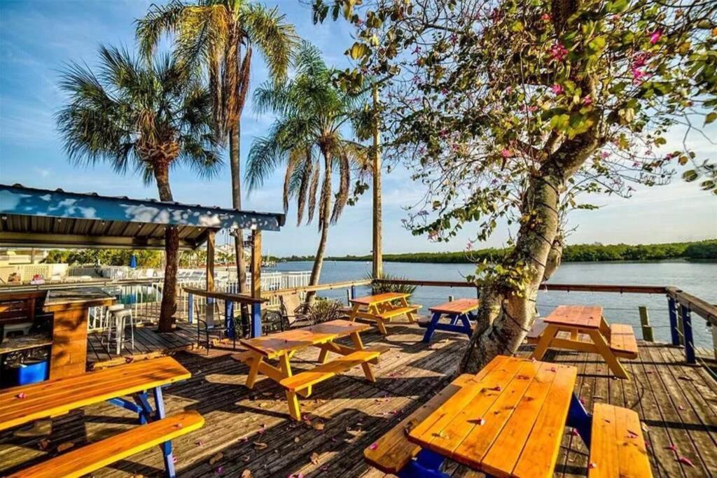 Bay View, Studio206, Beach Steps Away! Pool+Wifi 拉斯金 外观 照片