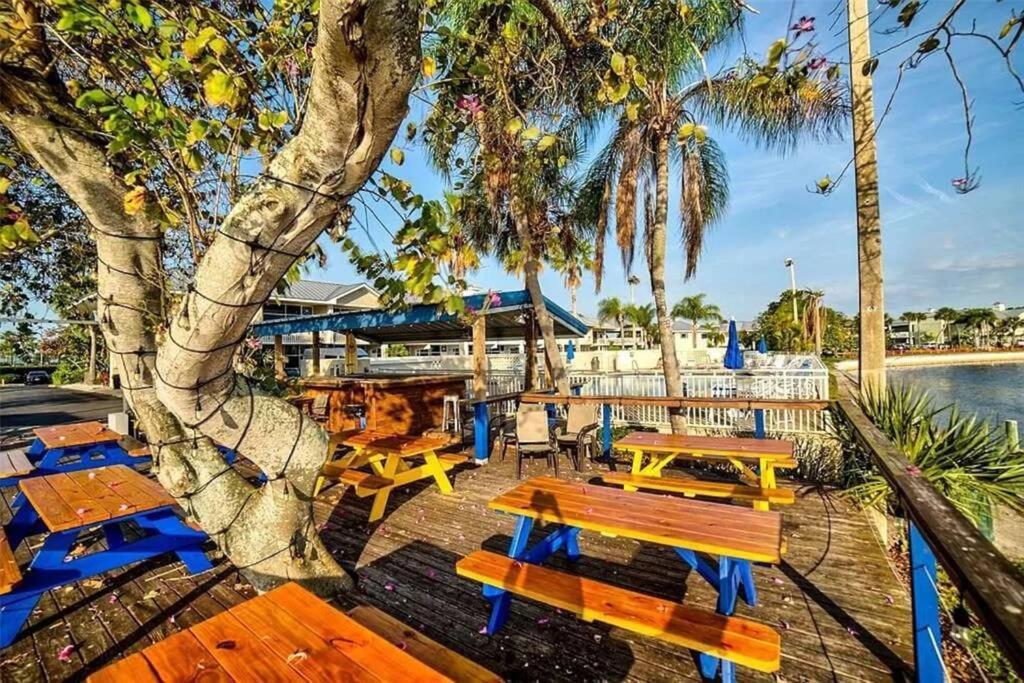 Bay View, Studio206, Beach Steps Away! Pool+Wifi 拉斯金 外观 照片